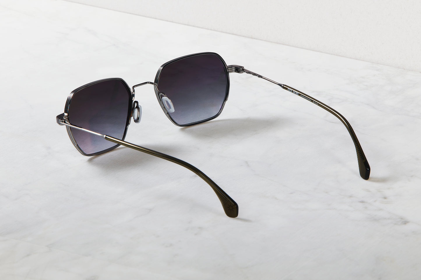 Nagasaki - Brushed Silver