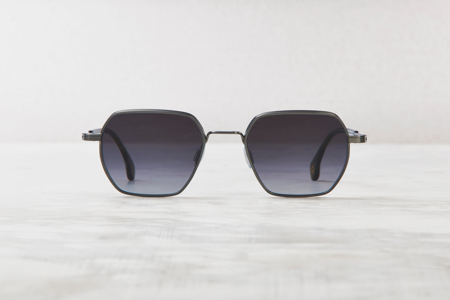 Nagasaki - Brushed Silver